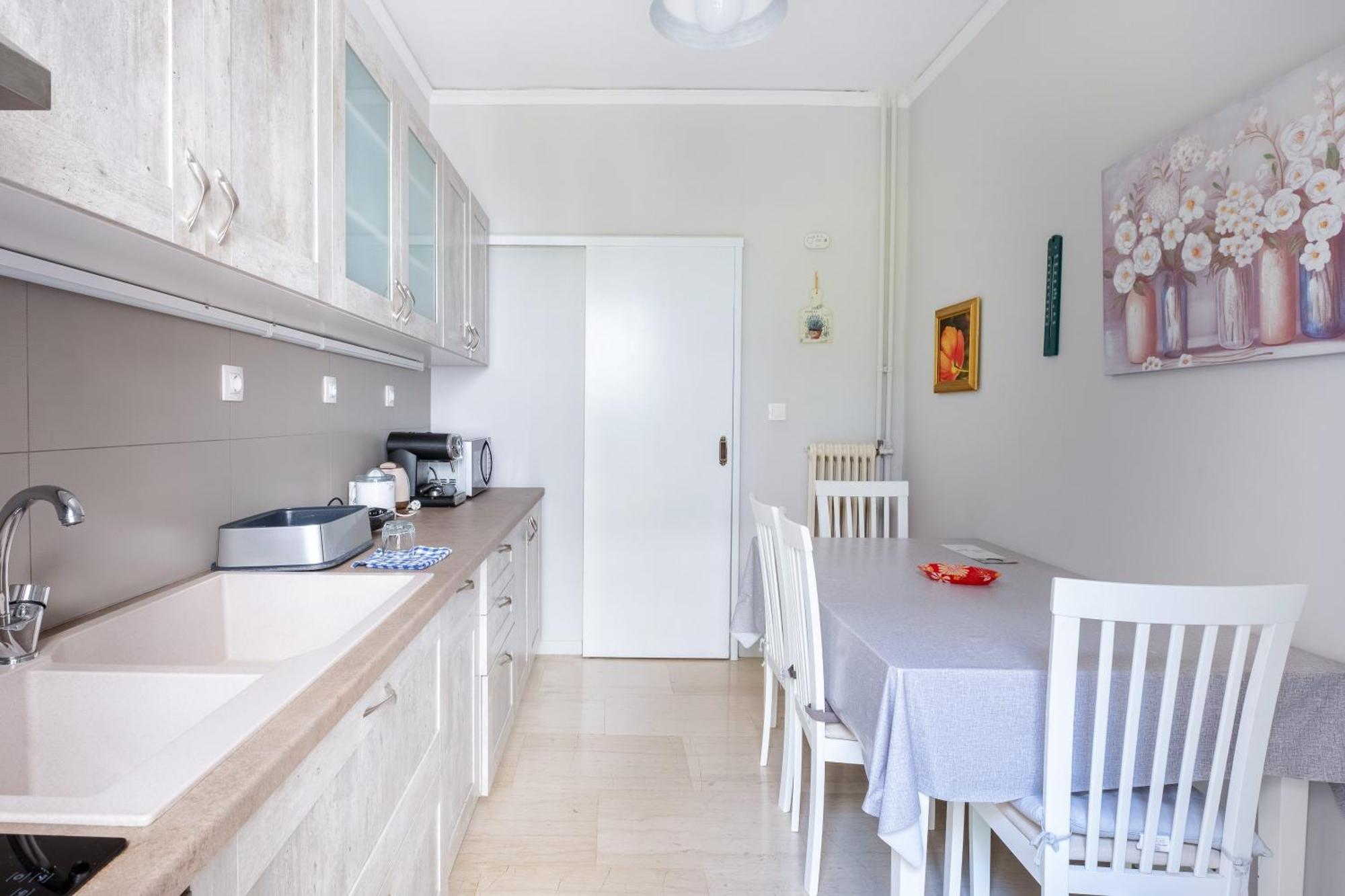 Apartamento Charming & Authentic Gem - Walk To Port & Shops! Patras Exterior foto
